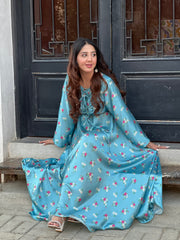 Mària in Blue